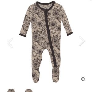 Girl's Print Bamboo Muffin Ruffle Footie with Zipper - Burlap Lace